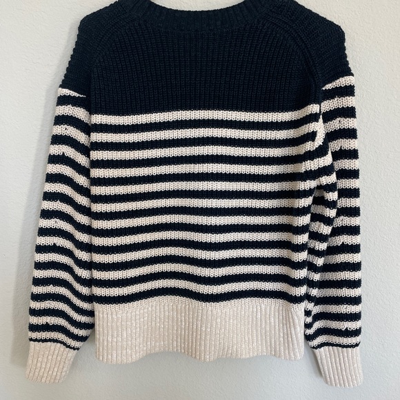 NWT J.Crew Oversized Crewneck Sweater in Stripe, XS - Picture 6 of 10